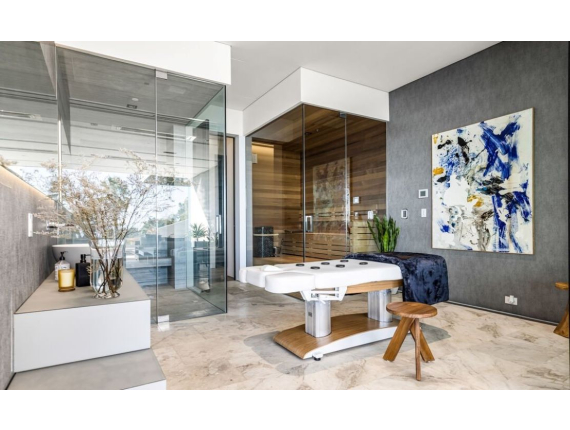 Best Facial & Massage Beds: 2025 Top Picks