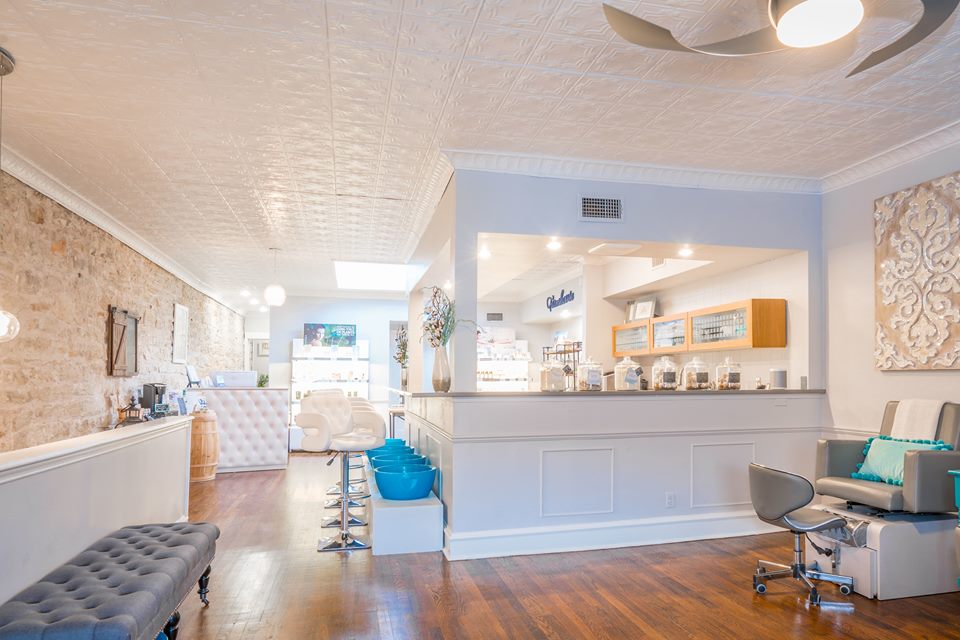 Advice for Purchasing the Best Manicure Chairs for Clients at Nail Salons