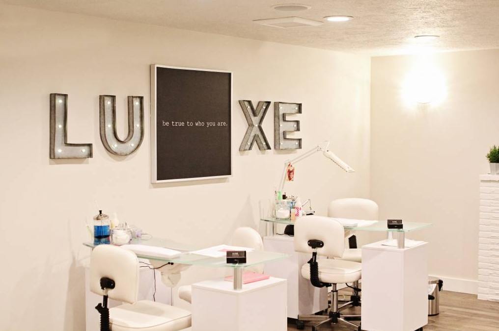 manicure chairs for clients